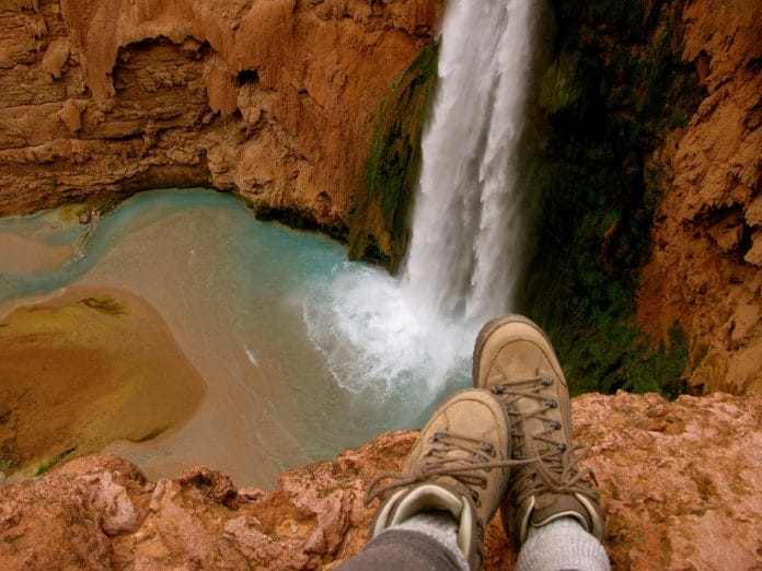 waterfall-1420829_1280