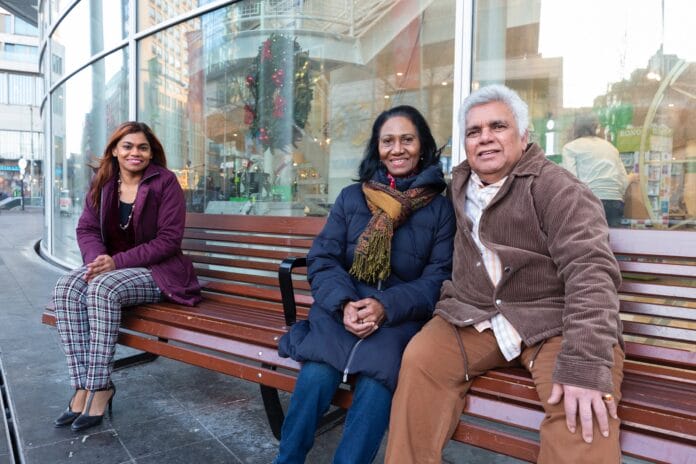 DEN HAAG-KAVITA PARBHUDAYAL-SENIORENBANKJE
